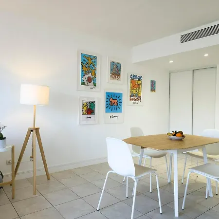 A022 Chic Flat Balcony Parking *