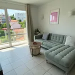 A022 Chic Flat Balcony Parking * Cannes
