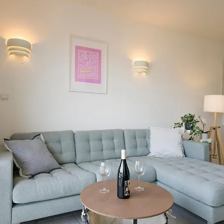 A022 Chic Flat Balcony Parking Cannes