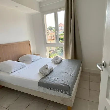 A022 Chic Flat Balcony Parking *