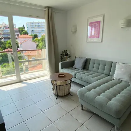A022 Chic Flat Balcony Parking * Cannes